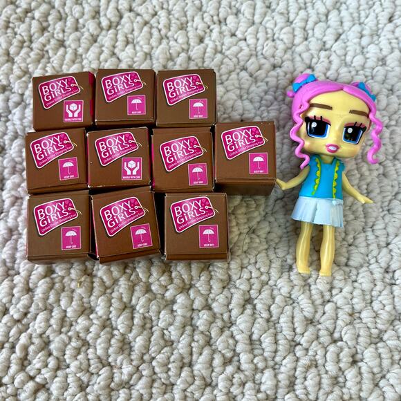 Boxy Girls Mini Trinity 3" & 10 Mini Shipping Boxes Filled With Surprises Opened - Picture 1 of 2